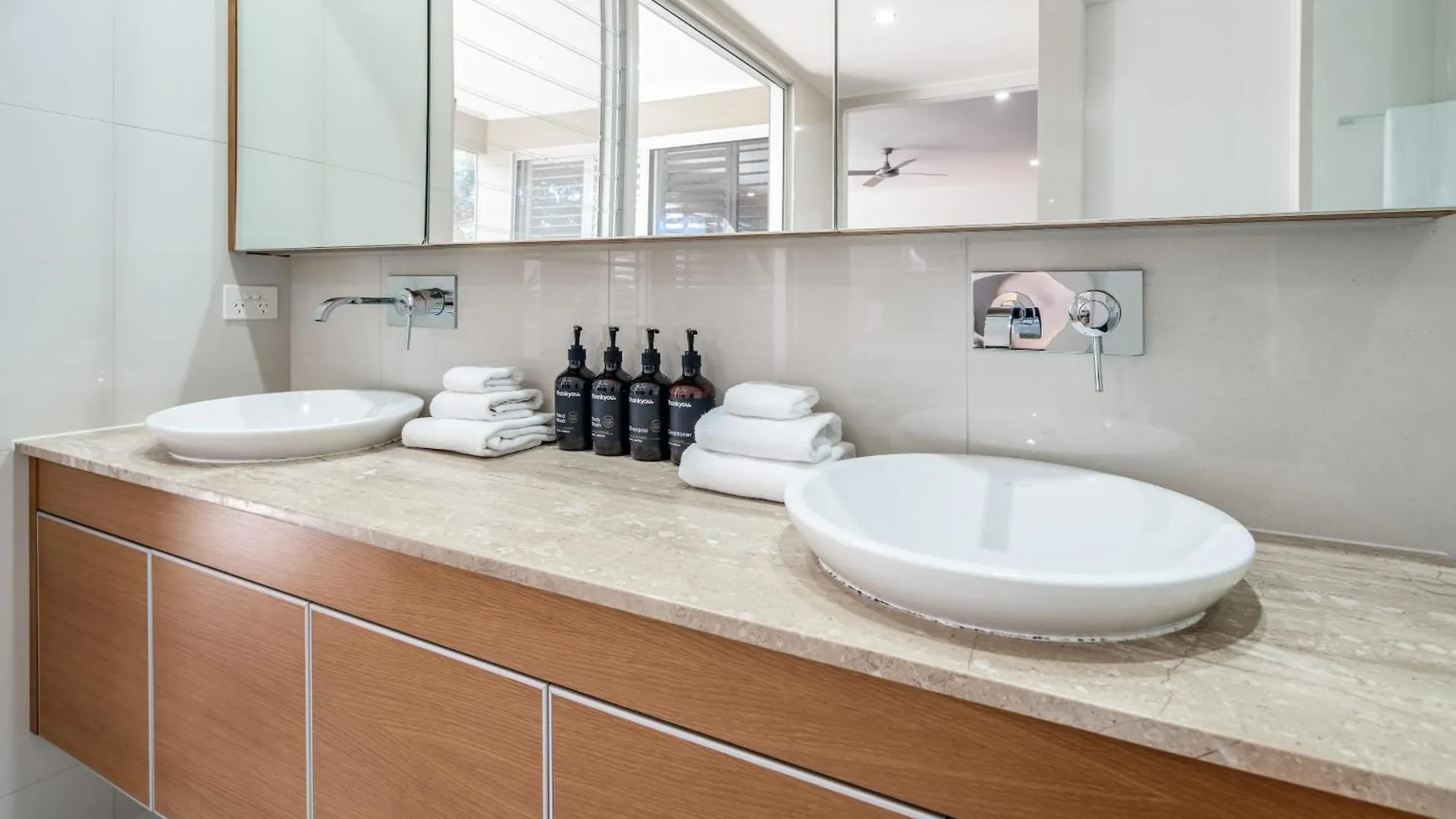 Headlands Hideaway - Pet Friendly Home At Moffs Caloundra Hébergement de vacances